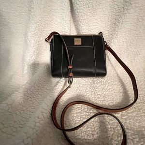 Small Dooney and Bourke purse
